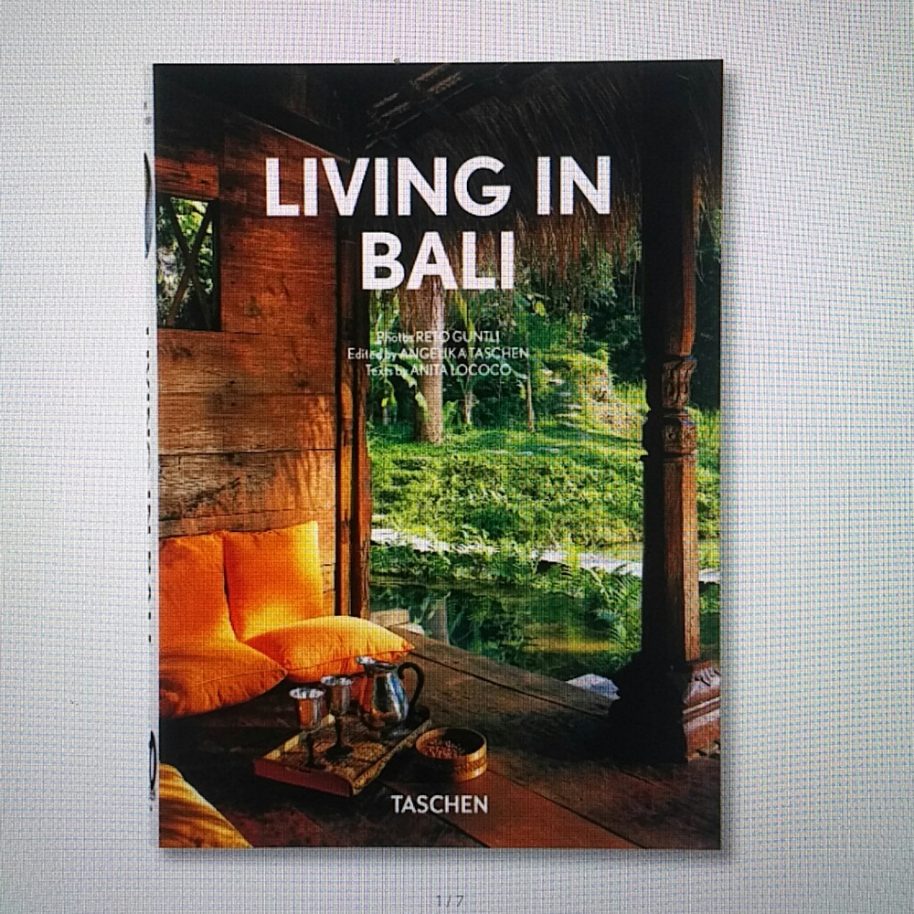 TASCHEN - Living in Bali (hardcover) book